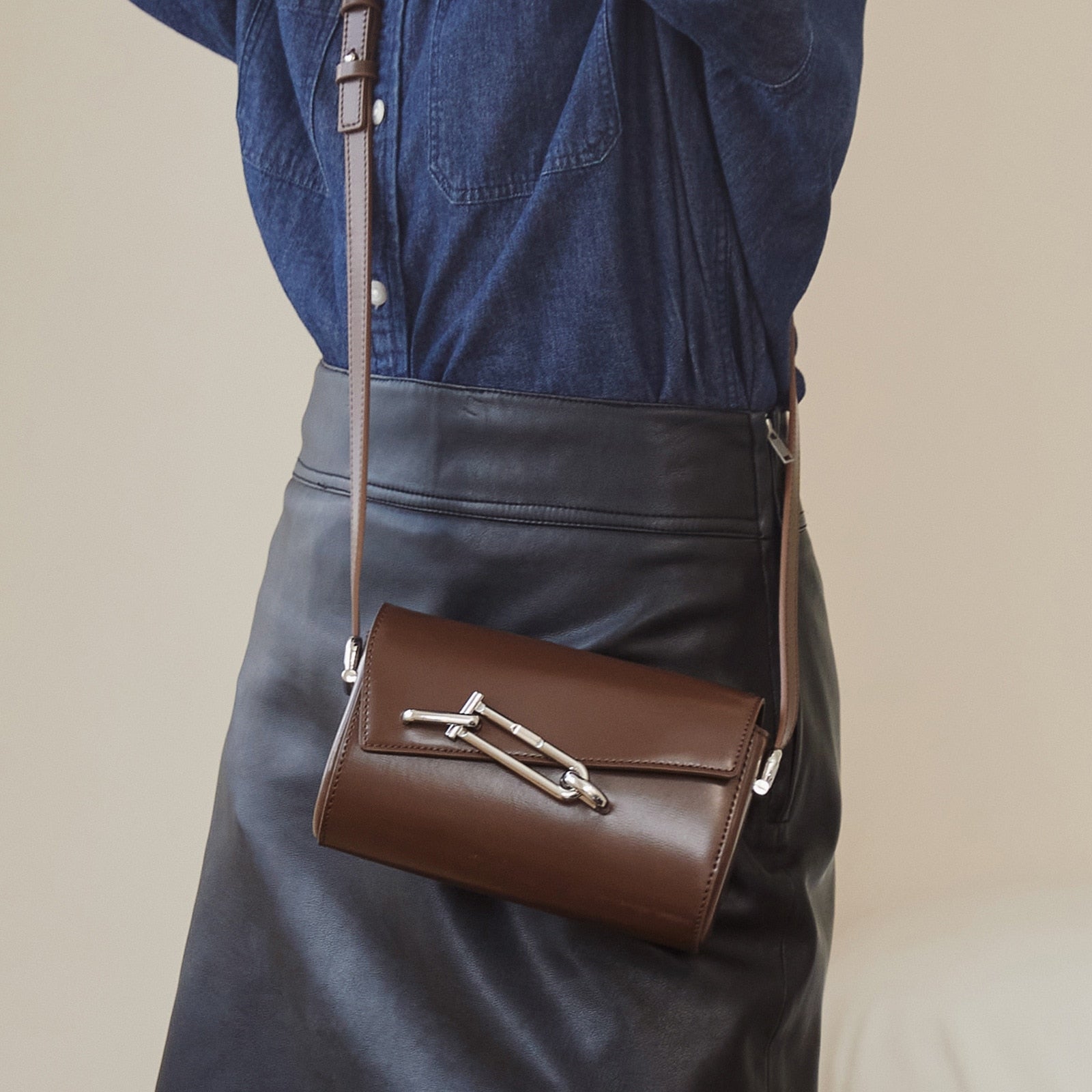 Q Lock Genuine Leather Crossbody Box Shoulder Bag