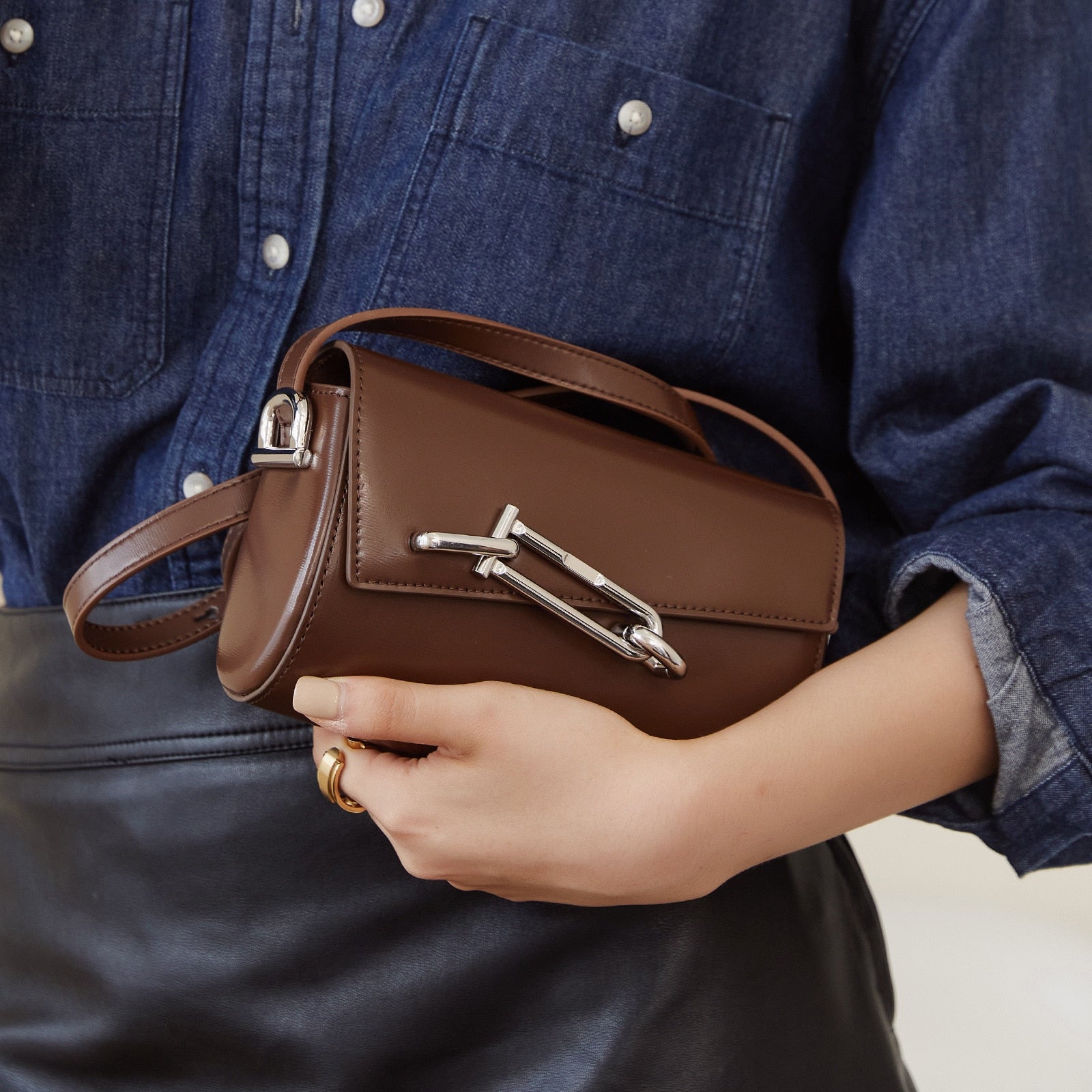 Q Lock Genuine Leather Crossbody Box Shoulder Bag