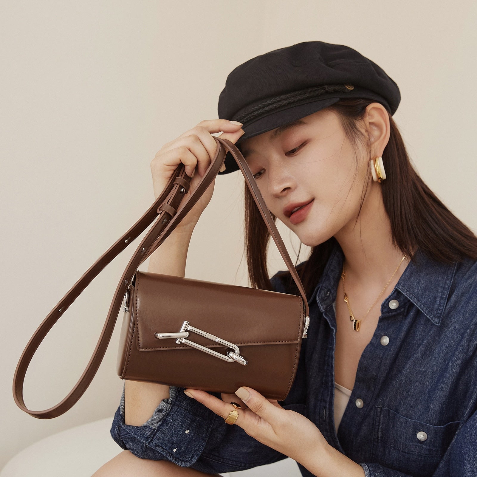 Q Lock Genuine Leather Crossbody Box Shoulder Bag