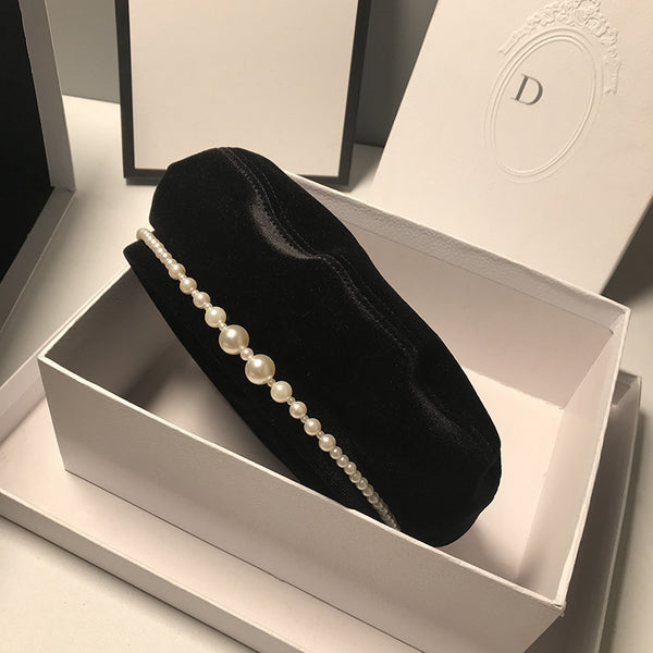 British Pearl Velvet Bud Hat
